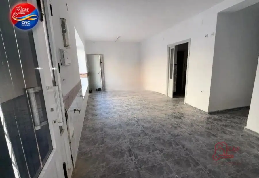 Adosado en venta en Argamasilla De Alba, Calle Ángel Dotor, de 160 m2 con 4 dormitorios, 2 baños y plaza de garaje por 54.000 €, Ref. 0427 en Argamasilla de Alba
