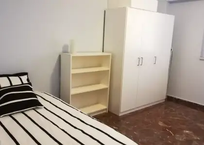 Alquiler de habitaciones en apartamento de 5 dormitorios en Parque De Roma en Zaragoza