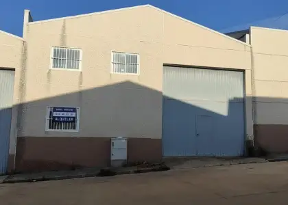 ALQUILER - ¡Gran oportunidad! Nave industrial en Puertollano