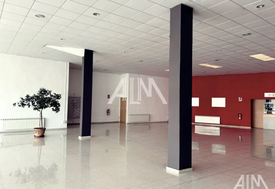 Alquiler Local Comercial Colegio Altagracia, Manzanares en Manzanares