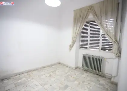 Amplia Casa de Dos Plantas con Terraza en esquina en Alcázar de San Juan