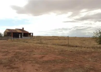 Amplia parcela junto a la laguna de villafranca, superficie rústica: 15400 metros cuadrados; superficie urbanizable: 800 metros cuadrados. en Villafranca de los Caballeros