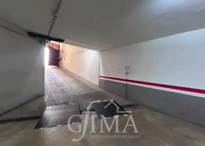 Amplia plaza de garaje en venta con fácil acceso – Zona calle Socuéllamos en Tomelloso