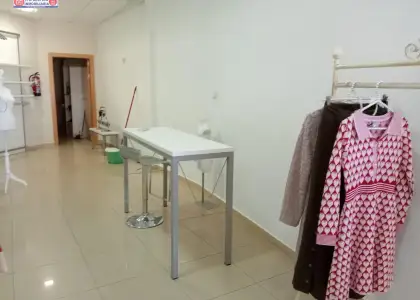 Amplio local en zona de mucho paso en villafranca en Villafranca de los Caballeros