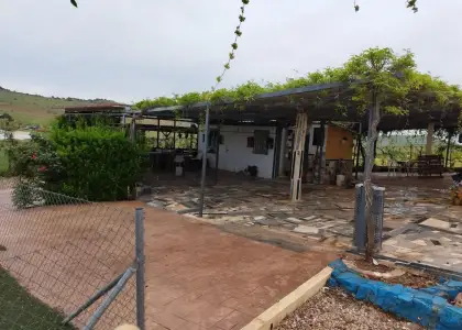 Campo acogedor en el villar en Puertollano