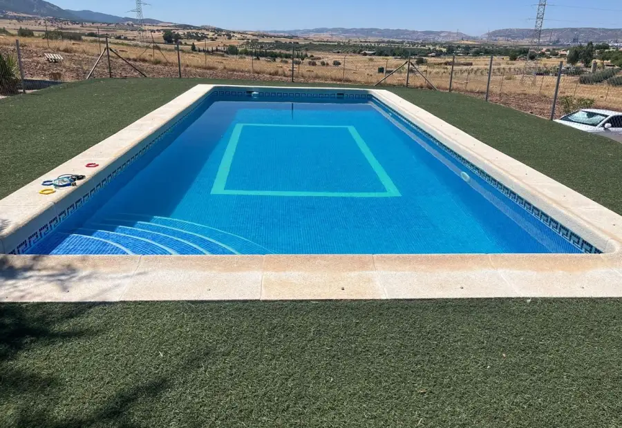 Campo acogedor en el villar en Puertollano