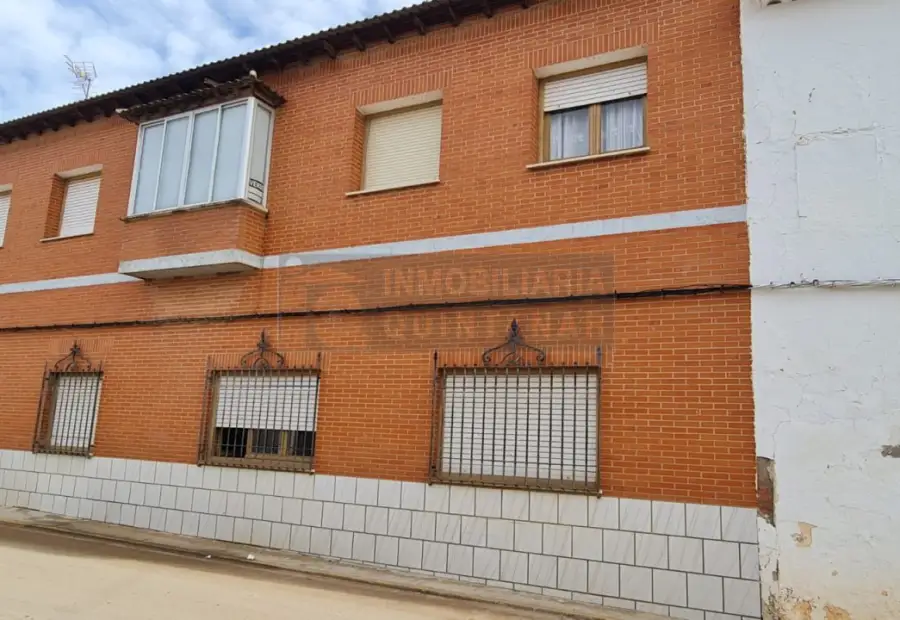 Casa 4 habitaciones, Triplex En buen estado Los Hinojosos en Los Hinojosos