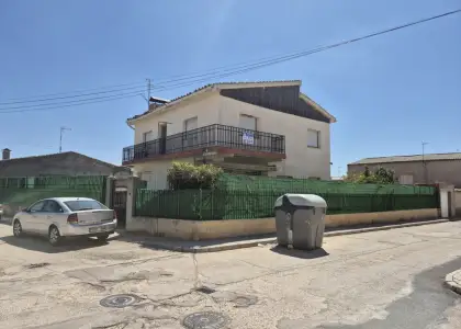 Casa 5 habitaciones, Triplex En buen estado La Puebla de Almoradiel en La Puebla de Almoradiel