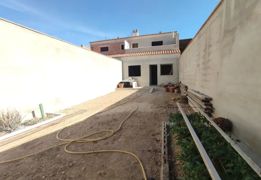 Casa/Chalet pareado En Venta Calle Cirilo Villena, Tomelloso en Tomelloso