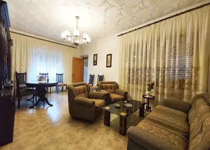 Casa con cochera en Puertollano