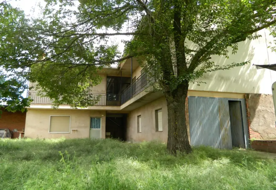 Casa con terreno en Calle Lope de Vega 12 en Malagón