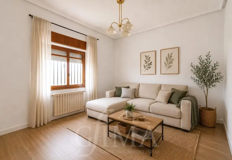 Casa de planta baja con 4 dormitorios, patio y gran terraza junto a calle Don Víctor Peñasco en Tomelloso