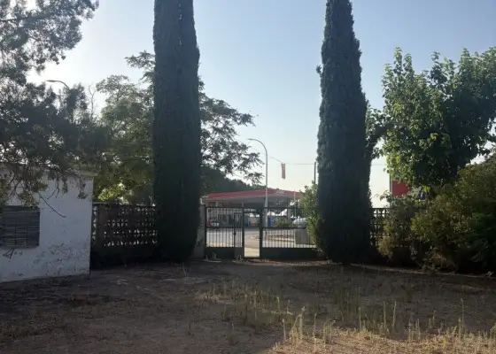 Casa en venta en Alameda De Cervera, de 900 m2 con 2 dormitorios y baño por 140.000 €, Ref. 0333