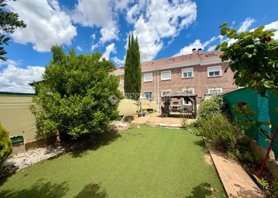 Casa en venta en Azuqueca De Henares - Azuqueca De Henares , 344.900 €, 265 m2, ref. 657929