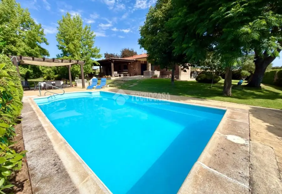 Casa en venta en Cabanillas Del Campo - Cabanillas Del Campo, 625.000 €, 280 m2, ref. 668406 en Cabanillas del Campo