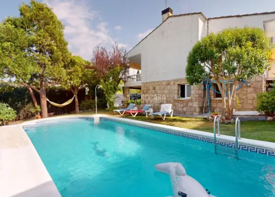 Casa en venta en El Casar - El Casar, 405.000 €, 232 m2, ref. 666326
