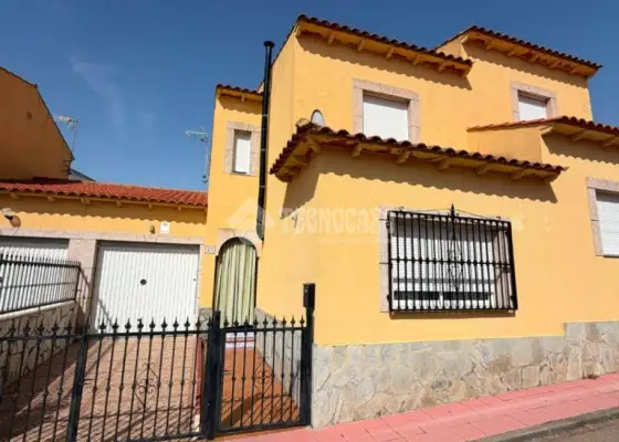 Casa en venta en Erustes - Erustes, 115.000 €, 143 m2, ref. 662471