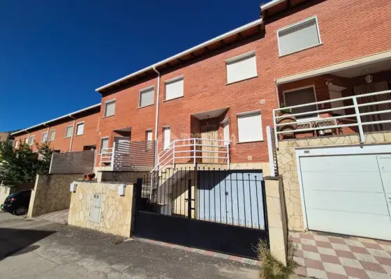 Casa en venta en Jadraque - Jadraque, 169.900 €, 180 m2, ref. 664196