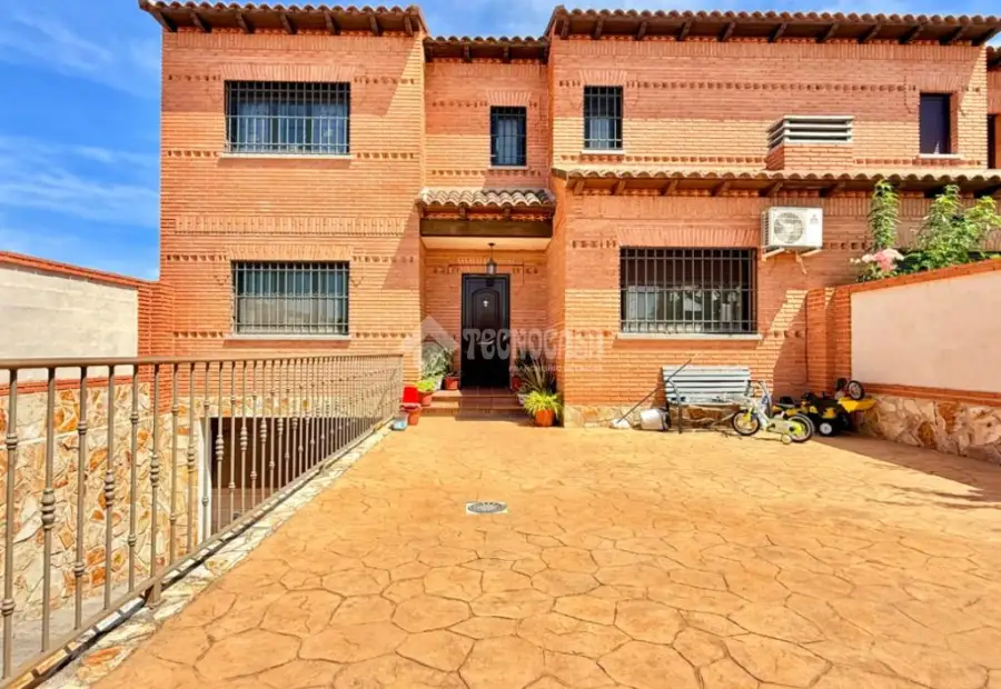 Casa en venta en Novés - Novés, 209.500 €, 330 m2, ref. 659802 en Novés