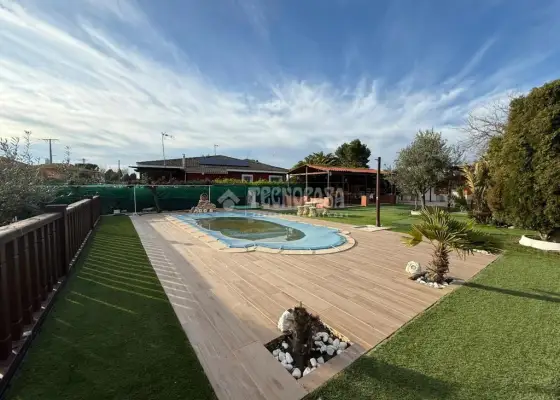 Casa en venta en Numancia De La Sagra - Numancia De La Sagra, 279.000 €, 196 m2, ref. 652158