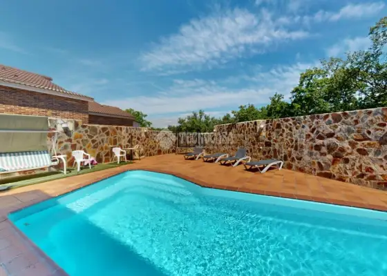 Casa en venta en Uceda - Uceda, 356.500 €, 240 m2, ref. 660703