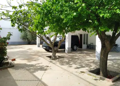 Casa en venta en Villafranca De Los Caballeros, de 188 m2 con 3 dormitorios, baño, terraza y terreno por 105.000 €, Ref. 0296 en Villafranca de los Caballeros