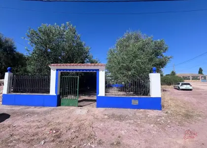 Casa en venta en Villafranca De Los Caballeros, de 71 m2 con 3 dormitorios, baño y terreno por 75.000 €, Ref. 0308 en Villafranca de los Caballeros