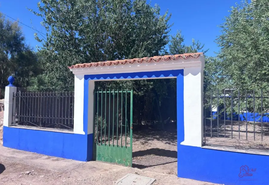 Casa en venta en Villafranca De Los Caballeros, de 71 m2 con 3 dormitorios, baño y terreno por 75.000 €, Ref. 0308 en Villafranca de los Caballeros