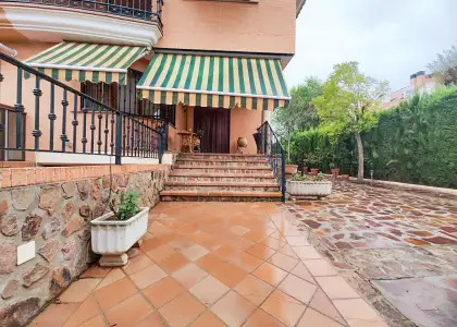 Casa Pareada en venta Zona Pau II en Puertollano