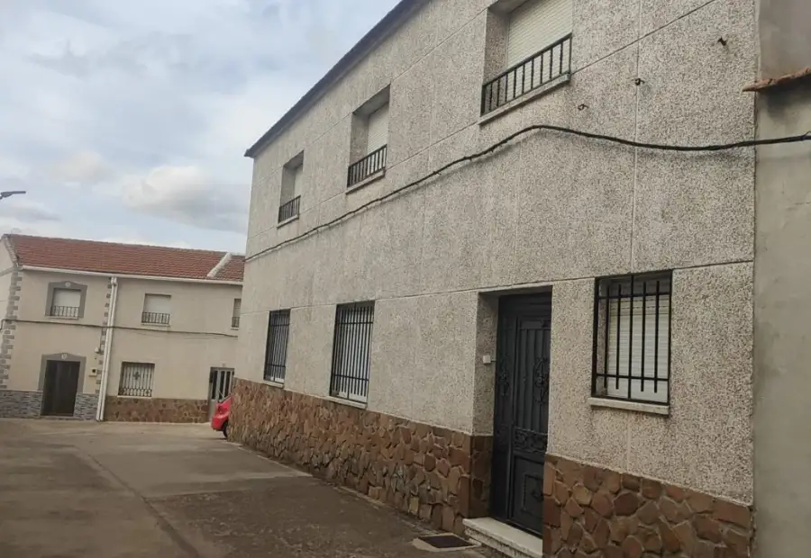 Casa tipica de pueblo en Brazatortas