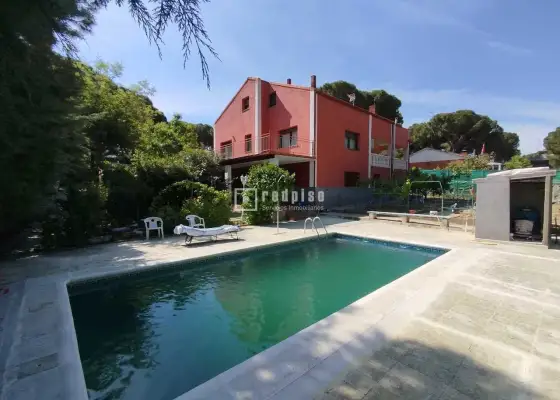 Chalet en venta en Lugar Pinar de Almorox, Distrito Único, Almorox, Toledo