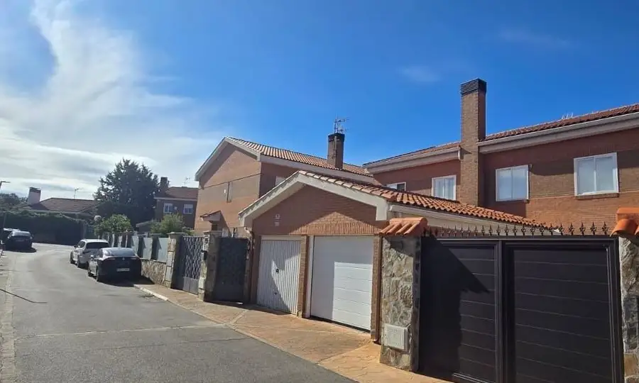 Chalet en venta en Pioz, Guadalajara en Pioz