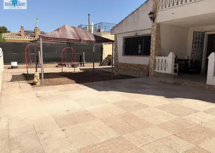 Chalet en venta en Urbanizacion Privada en Albacete
