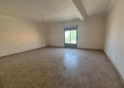 Edificio con 2 pisos y garaje en Puertollano
