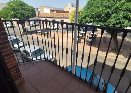 Edificio con 2 pisos y garaje en Puertollano