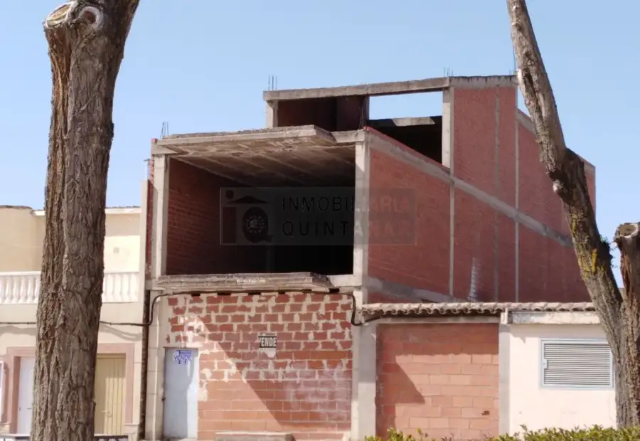 Edificio En buen estado La Puebla de Almoradiel en La Puebla de Almoradiel