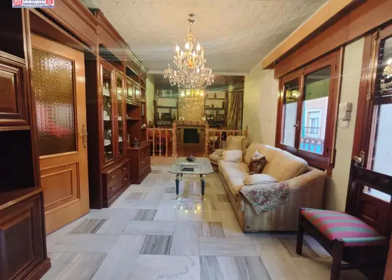 Edificio en el Corazón de Alcázar de San Juan, Ideal para CONVERTIR EN VARIAS VIVIENDAS