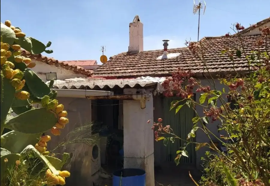 Encantadora casa de pueblo en Hinojosas de Calatrava