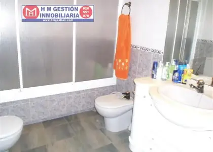 Excelente casa de reciente construccion con la siguien distribucion: 1ª PLANTA; todo diáfano, 130 metros cuadrados, acceso puerta 2,50, terminaciones enfoscado paredes, suelo cemento, 2ª PLANTA 130 en Villarta de San Juan