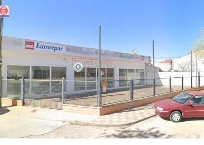 Exposicion para venta en vía principal de Villafranca de los Caballeros en Villafranca de los Caballeros