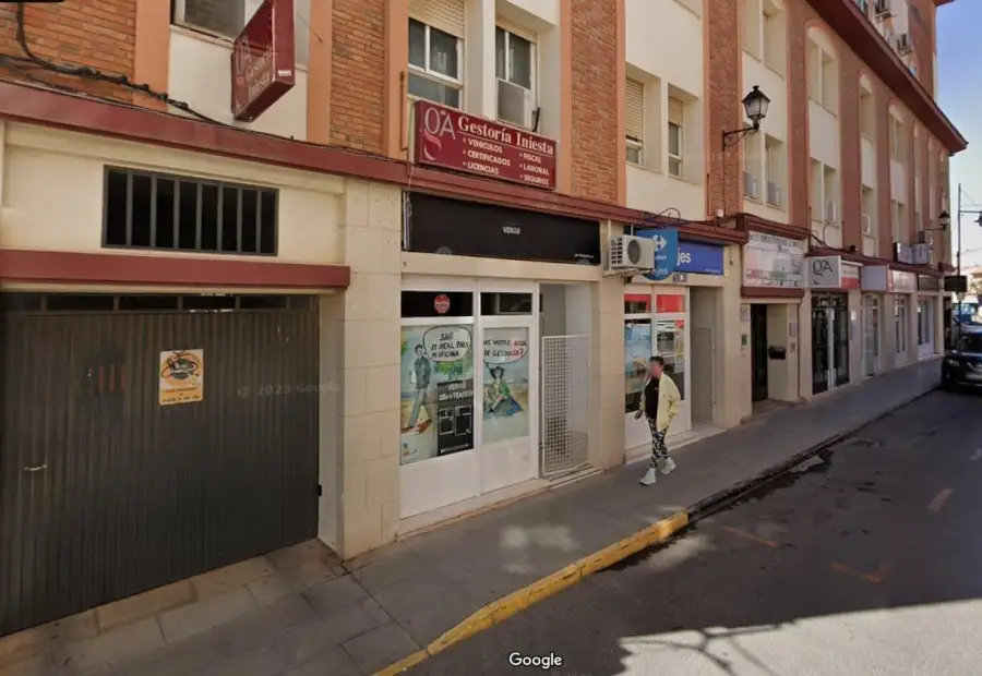 GARAJE INDEPENDIENTE CON 18 m2 JUNTO A CALLE BONARDELL en Alcázar de San Juan