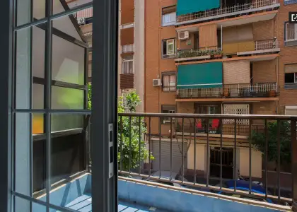 Habitación bellamente decorada en un apartamento de 5 dormitorios en Camins al Grau en Valencia