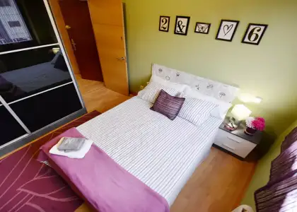 Habitación en piso compartido de 2 habitaciones en Larraskitu, gastos incluidos, ideal para profesionales y estudiantes. en Bilbao
