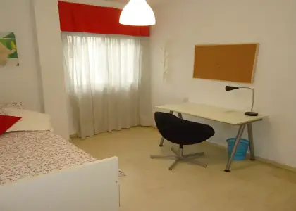 Habitación en piso compartido de 3 habitaciones en alquiler en Centro en Córdoba