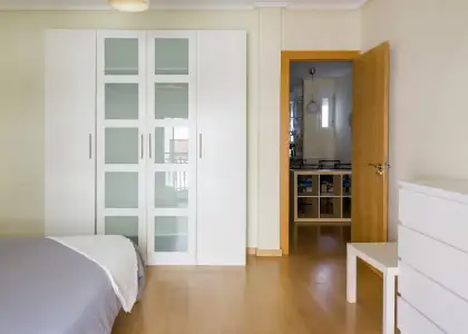 Habitación en piso compartido de 4 habitaciones en alquiler en Zaragoza, ideal para mujeres. en Zaragoza