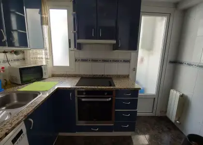Habitación en piso compartido de 4 habitaciones en alquiler en Zaragoza perfecta para estudiantes. en Zaragoza