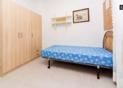 Habitación en piso compartido de 4 habitaciones en Casa de Campo, se alquila. Profesionales y estudiantes son bienvenidos. en Madrid
