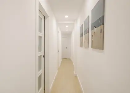 Habitación en piso compartido de 5 dormitorios en alquiler en Alicante, ideal para estudiantes y profesionales. en Alicante (Alacant)