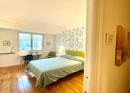Habitación en piso compartido de 6 dormitorios en alquiler en Abando, todos los gastos incluidos en Bilbao
