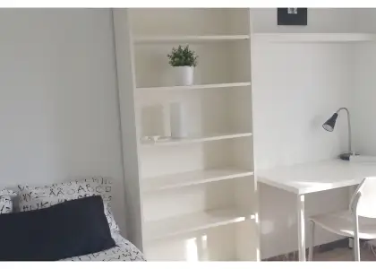 Habitación en piso compartido de 6 habitaciones en Zaragoza, todos los gastos incluidos. en Zaragoza